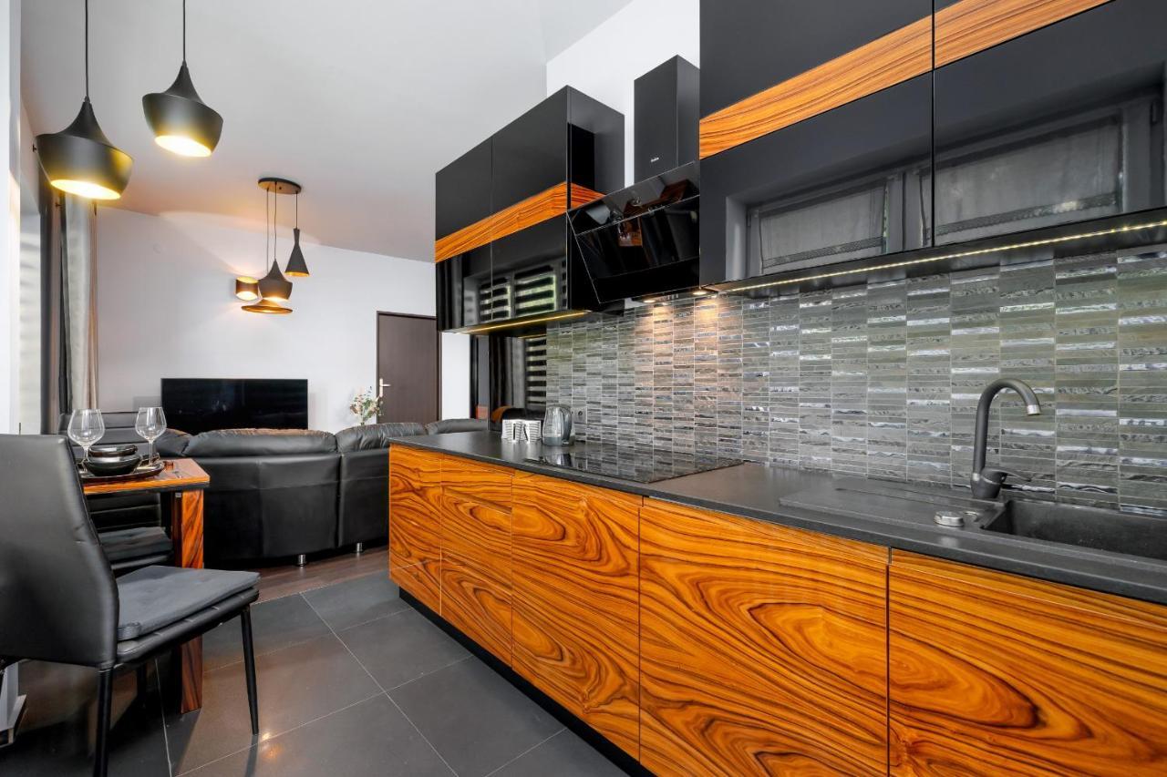 Apartment Stylish Korfantego Next To Spodek By Renters Katowice