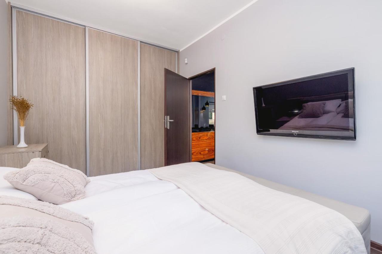 Stylish Korfantego Next To Spodek By Renters Apartment Katowice